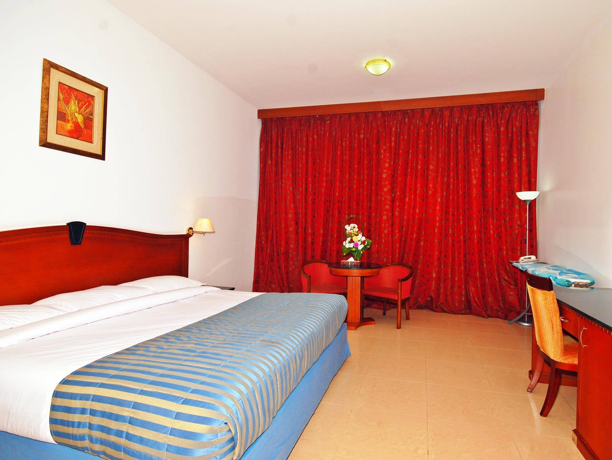 Ramee Garden Hotel Apartments Абу Даби Екстериор снимка